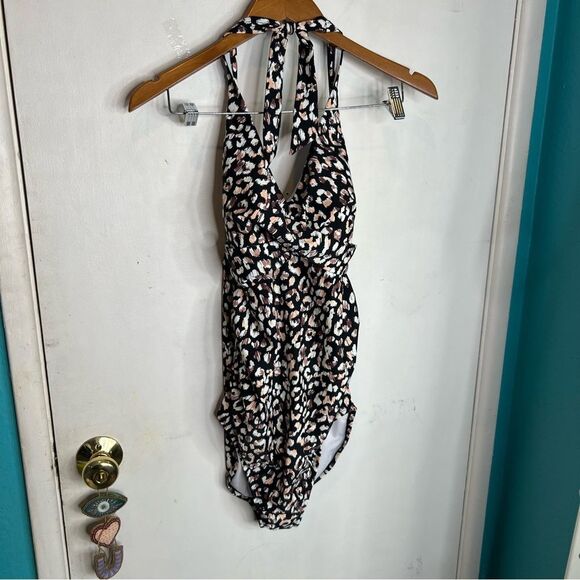 Isabel maternity by target one piece swimsuit animal print - Picture 1 of 8